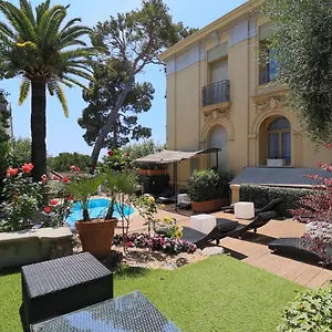 4* Hotell Petit Palais